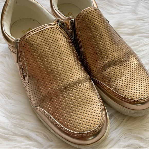 BRASH | Gold metallic slip on sneakers - Picture 12 of 13